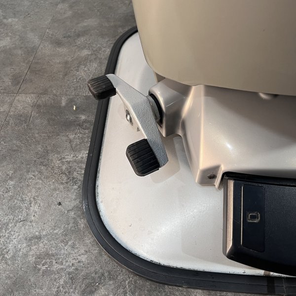 画像17: 【張替費込み】大広 理容椅子 イゼ (17)