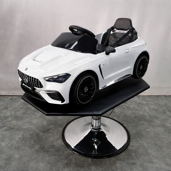 画像1: 【受注生産品】子供用セットイス キッズカー ベンツAMG　ホワイト (1)