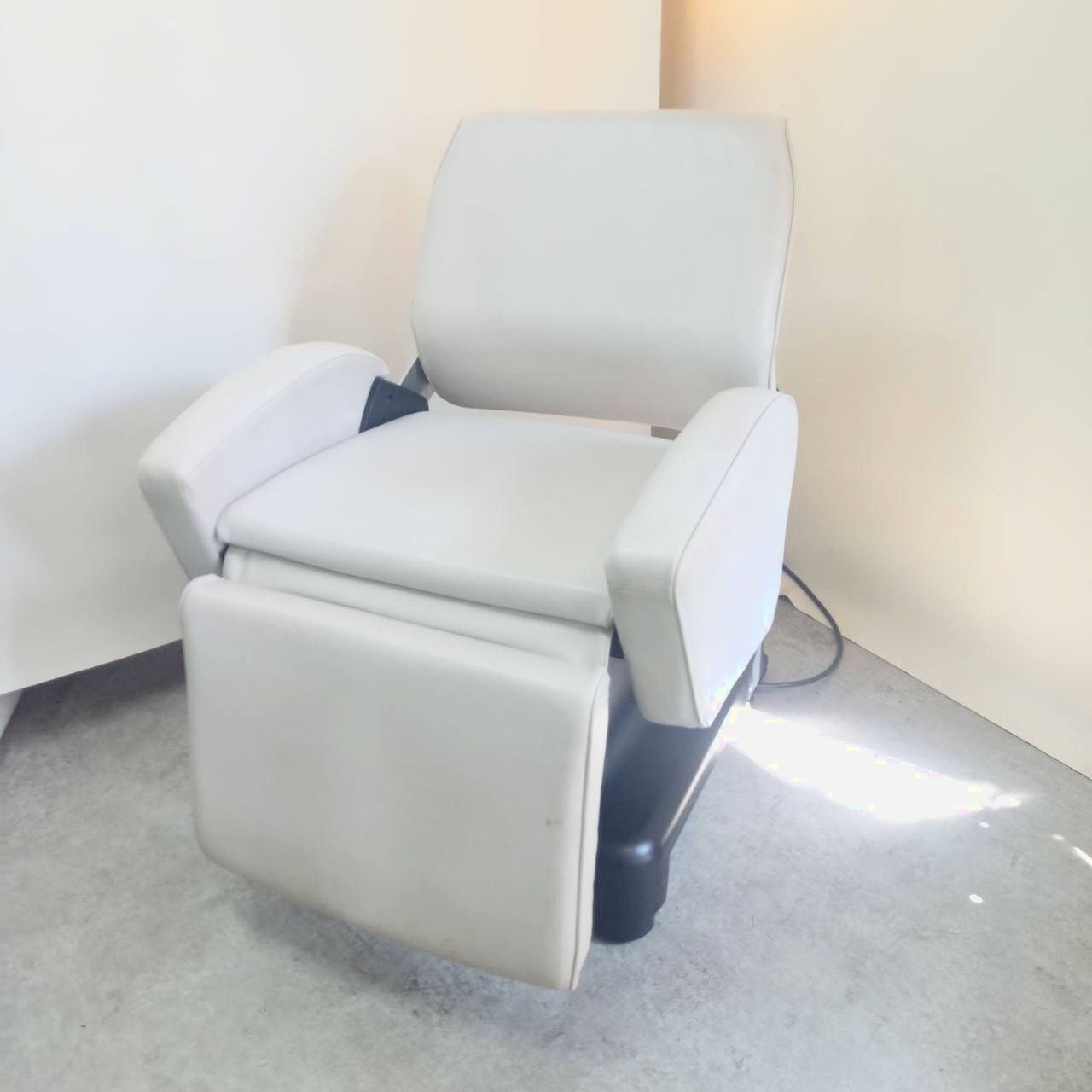 【張替費込み！】タカラ　シャンプーイス　フェリオ（レッグレスト連動）